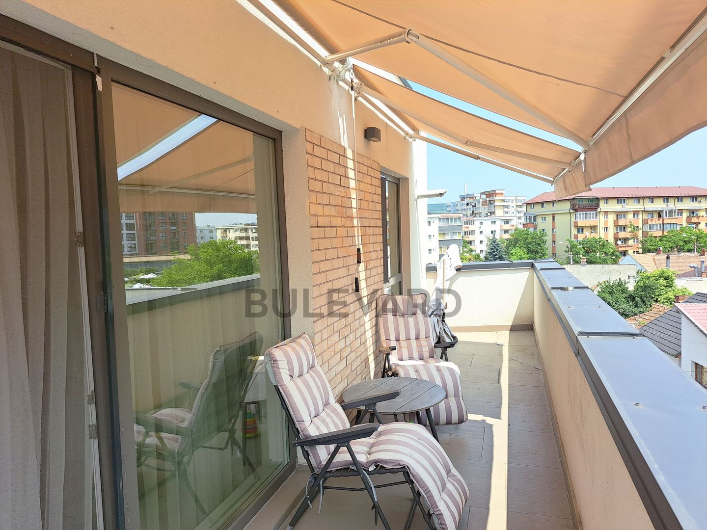 Apartament 2 camere, terasa de 15 mp, garaj subteran, boxa, Centru! - Poză 4