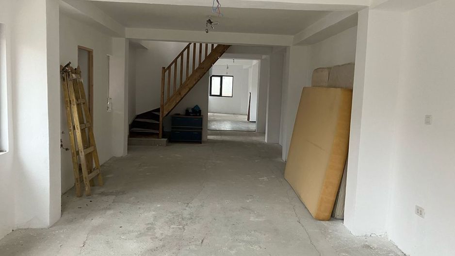 Casa/Vila 6 camere Piata Victoriei, Buzesti / An 2023 - Poză 10