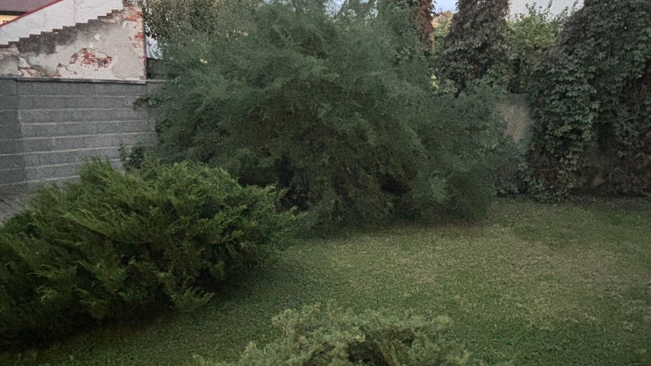 Vila spatioasa ideala pentru diferite activitati sau ptr.locuit -NEMOBILATA - Poză 2