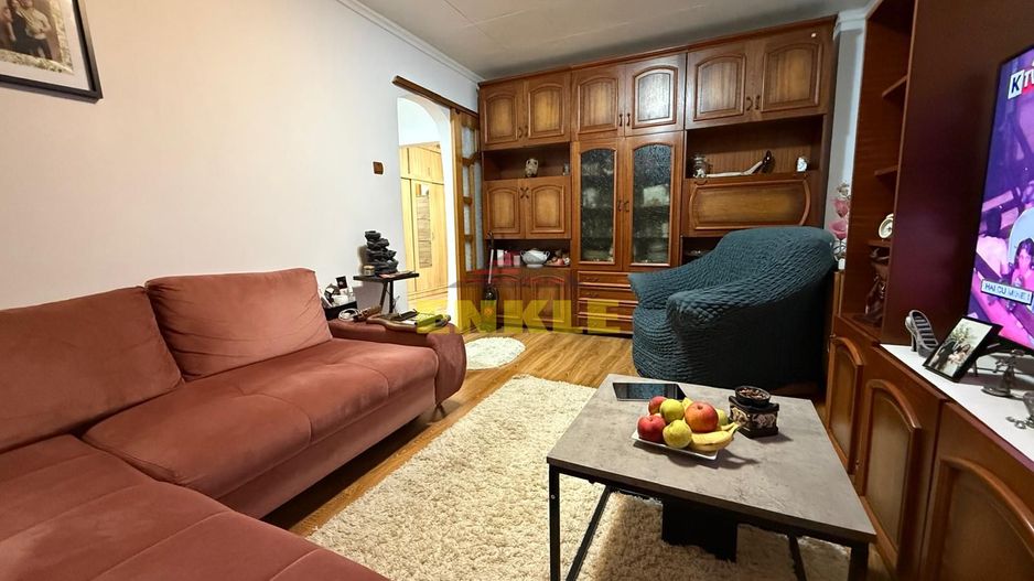 Vânzare apartament 3 camere, Zona Bucovina - Poză 2