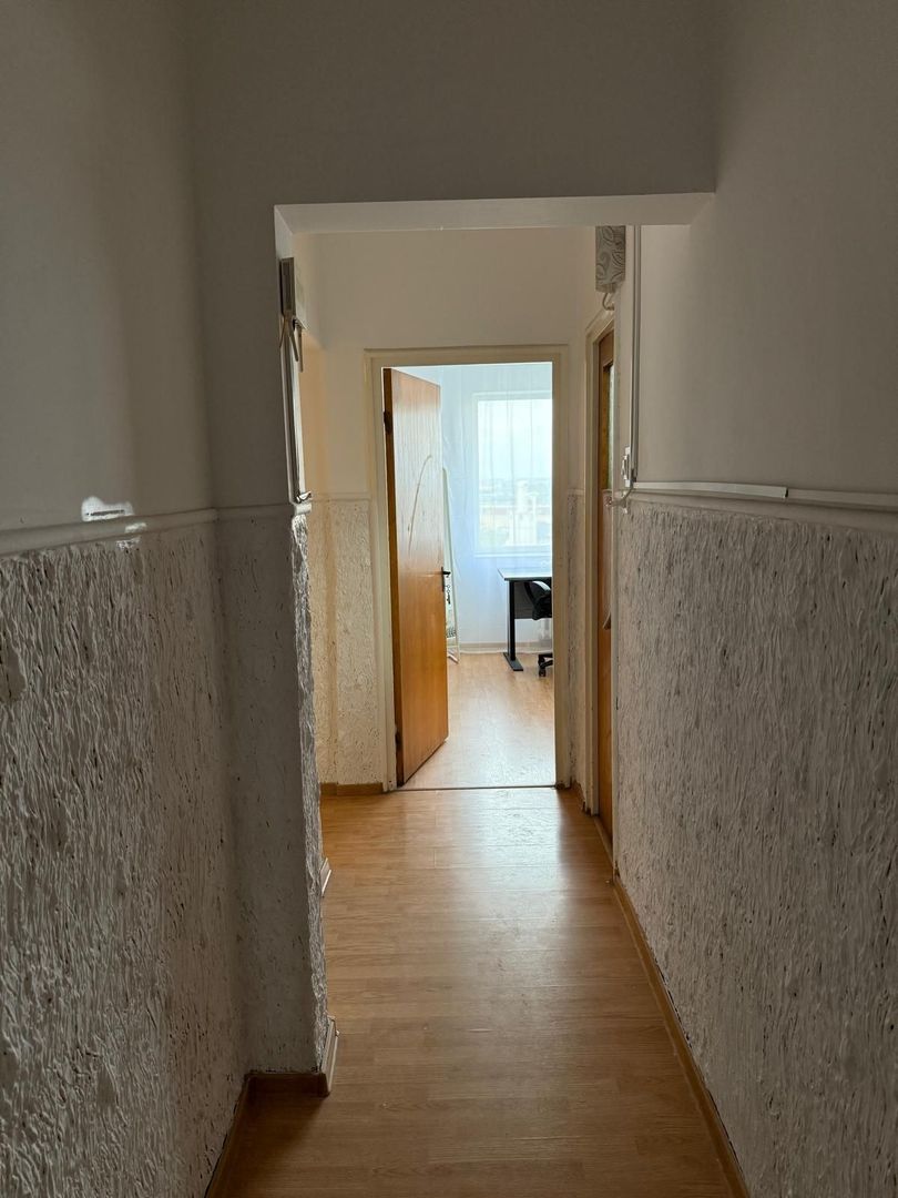 De vânzare 4 camere, spațios, 2 băi, 2 balcoane, lângă Mega Mall - Poză 4