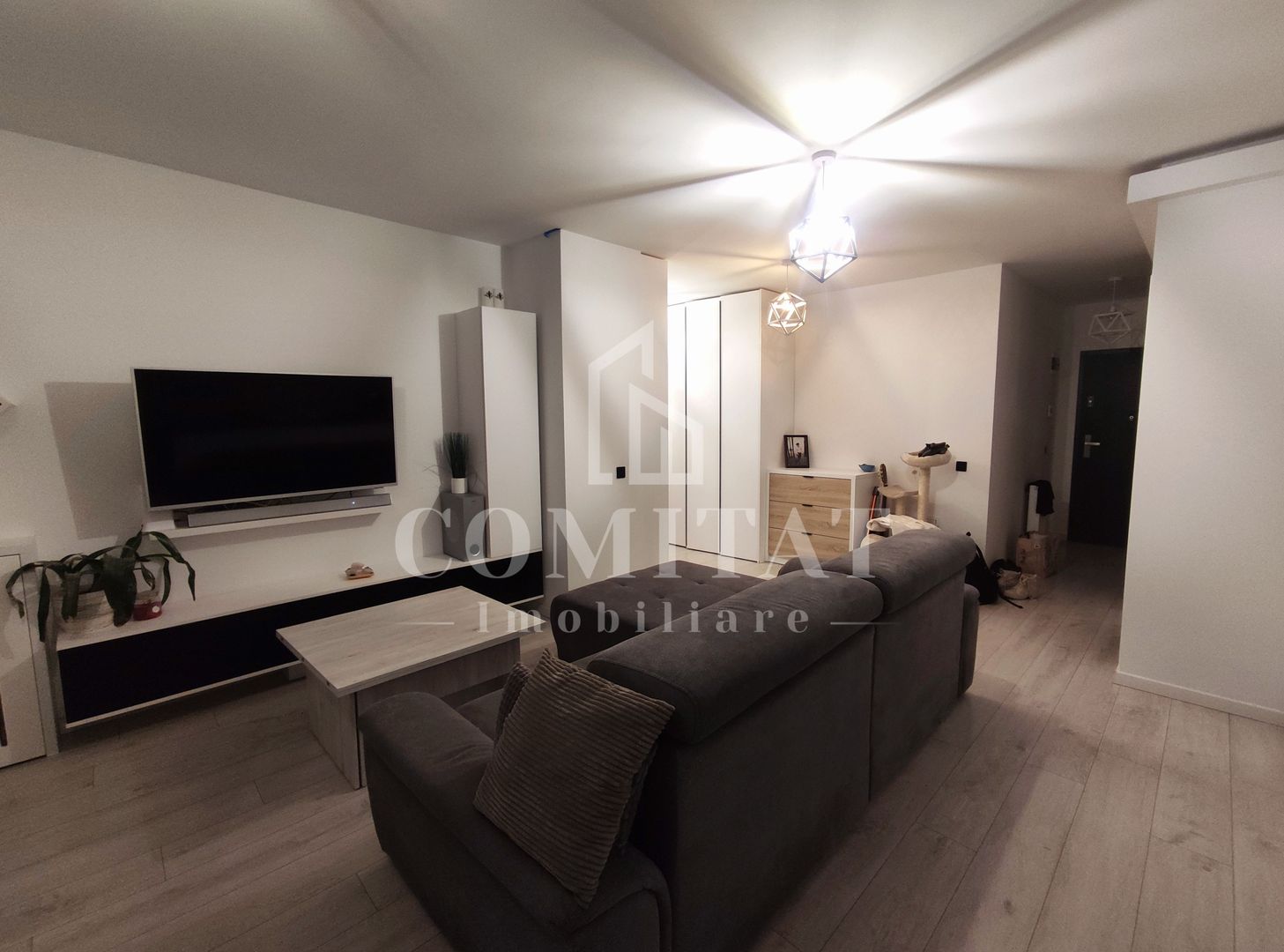 APARTAMENT BIJUTERIE | LA CHEIE | IULIUS MALL - Poză 2