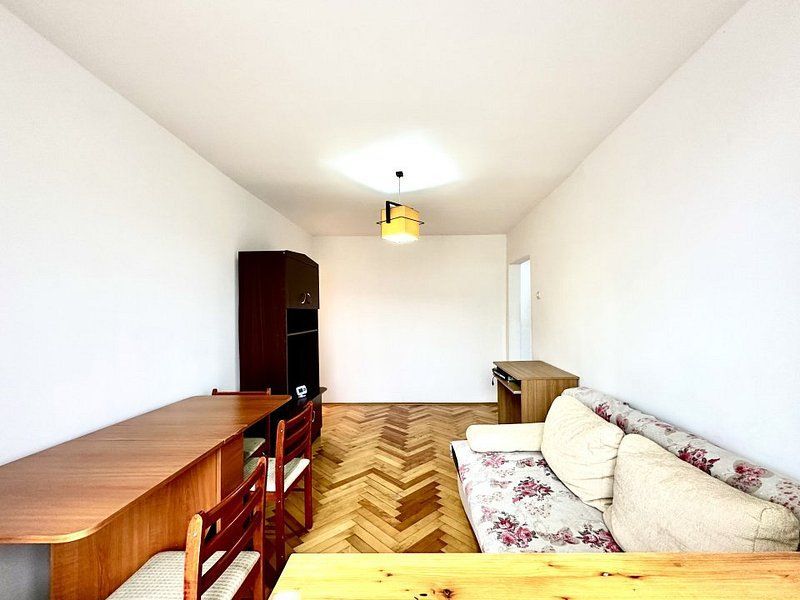 Apartament cu 3 camere de vânzare - Poză 3