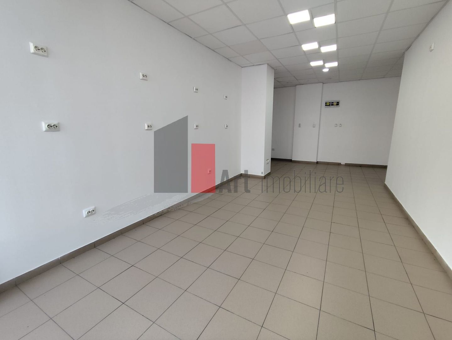Spatiu comercial de inchiriat in zona Pantelimon - Poză 2