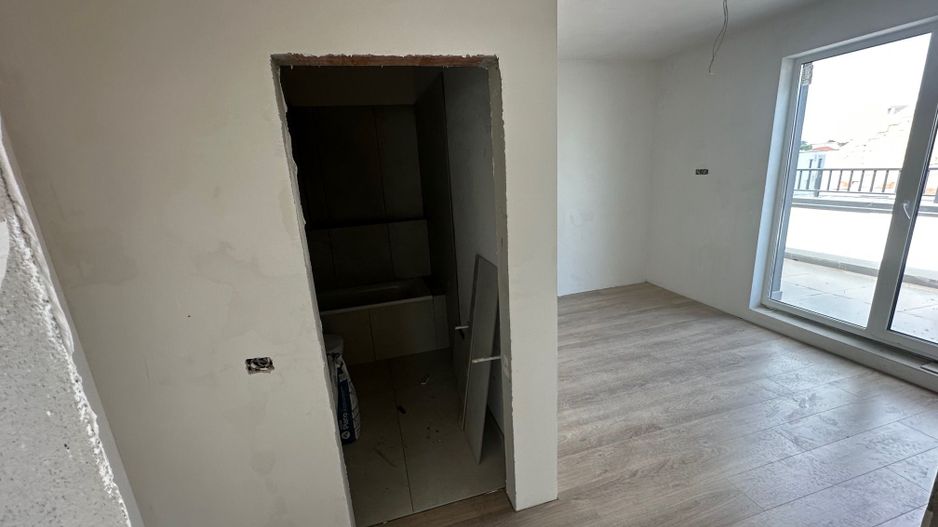 Apartment bloc nou cu lift si loc de parcare inclus - Poză 8