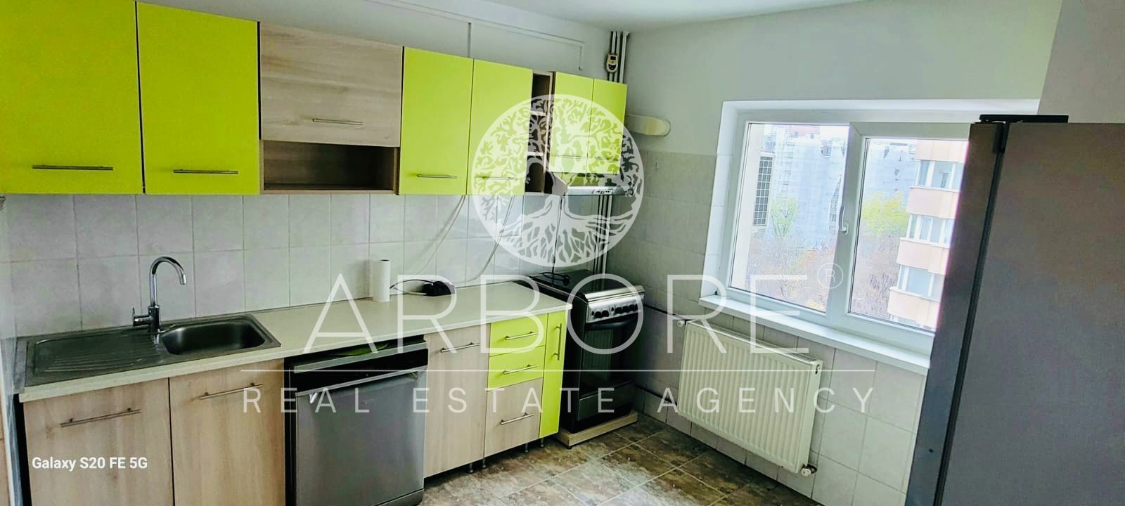 Inchiriere ap 3 camere, zona Nerva Traian - Unirii, cu loc de parcare - Poză 1