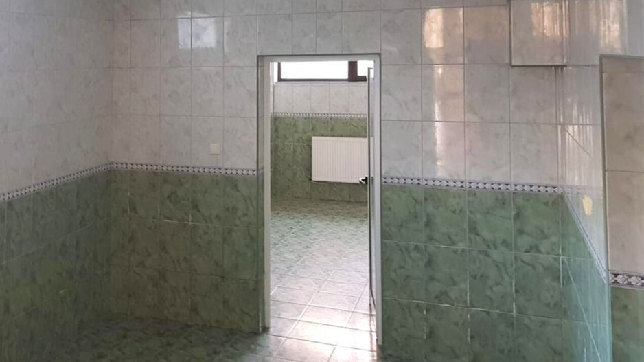 Hotel cu arhitectură montană deosebită poziționare premium Sâmbătă de Sus - Poză 9