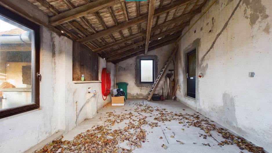 Casă generoasă în Periam județ Timiș - Poză 17