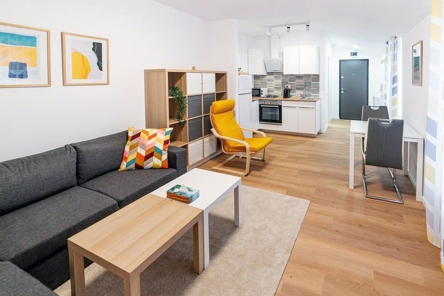 Apartament Eminescu // Dacia - Poză 1