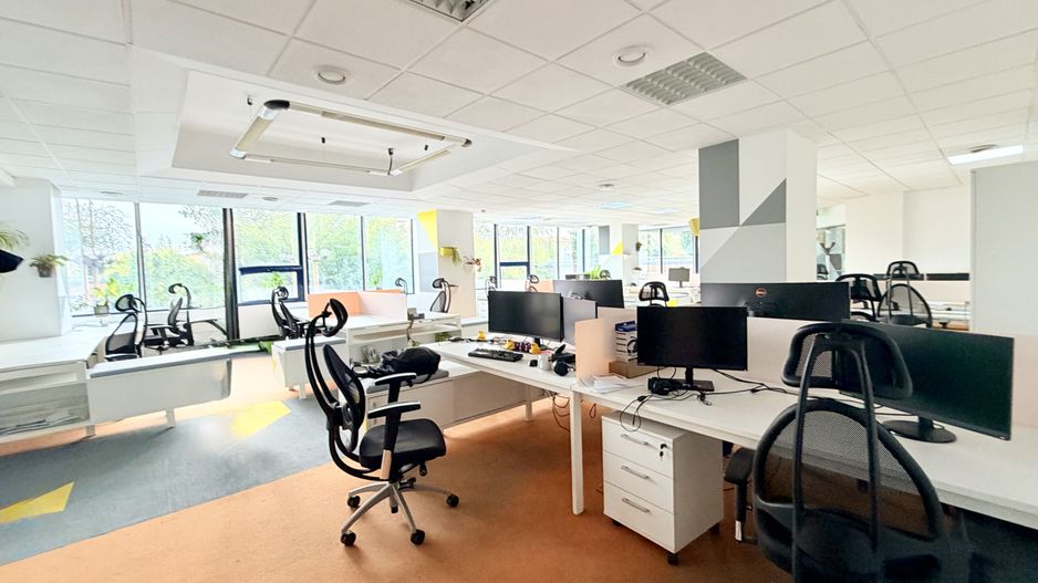 Un sediu care inspiră încredere, în inima Timișoarei - Poză 1