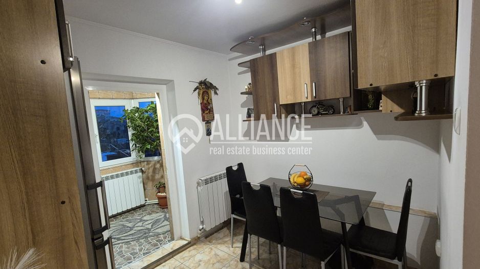 INEL 2 APARTAMENT MODERN3 CAMERE DECOMADATE 72 MP - Poză 7