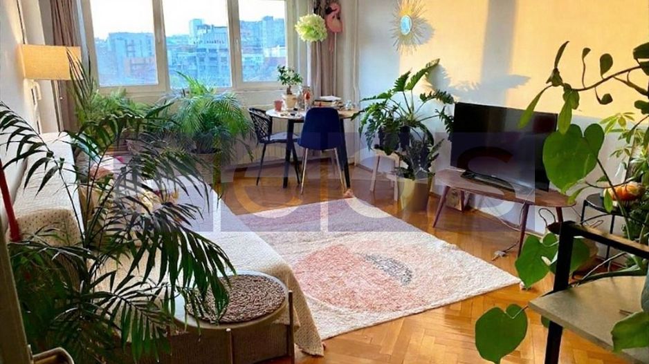 DE VÂNZARE APARTAMENT 3 CAMERE SPAȚIOS ÎN ZONA UNIVERSITATE – ROMANĂ - Poză 1