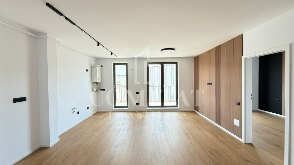 Apartament la etaj intermediar | Bloc exclusivist | Eroilor - Poză 1