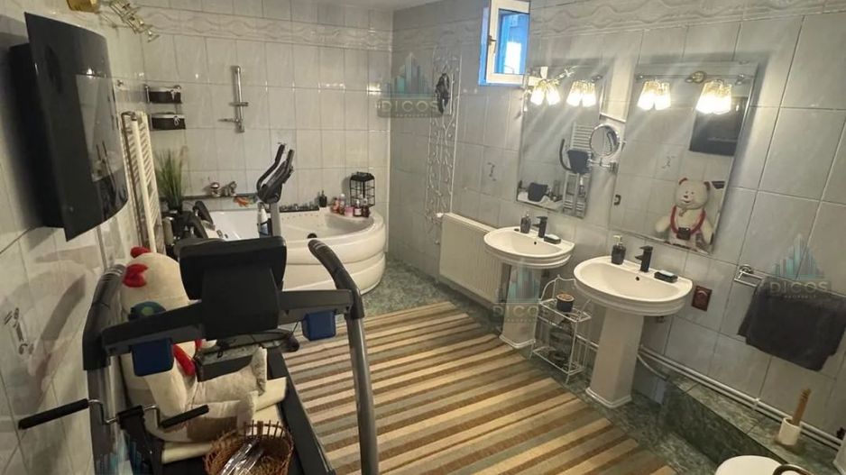 Casă de vânzare pe strada Tudor Vladimirescu - Poză 18