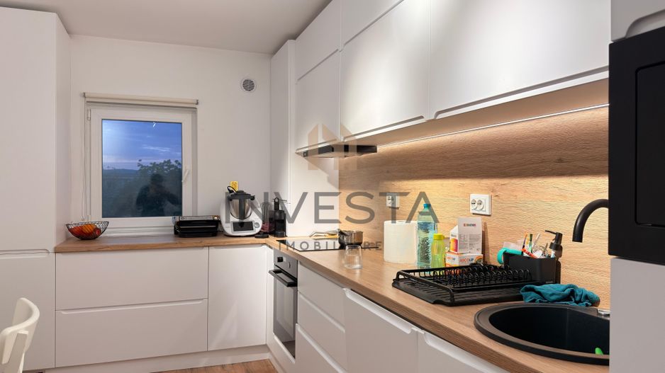 Apartament cu 4 camere decomandate, etajul 1, bloc reabilitat! - Poză 1