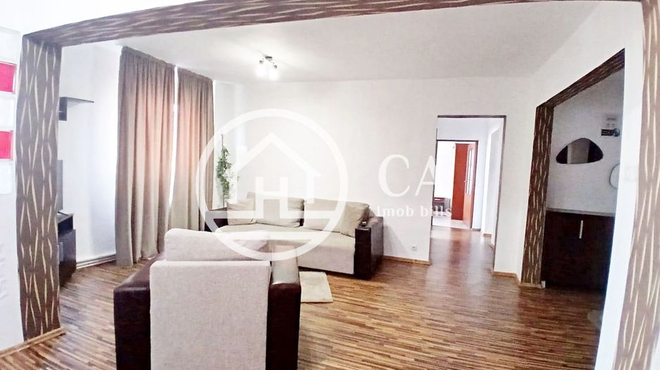 Apartament de vânzare cu 3 camere în zona Rogerius, Oradea - Poză 2