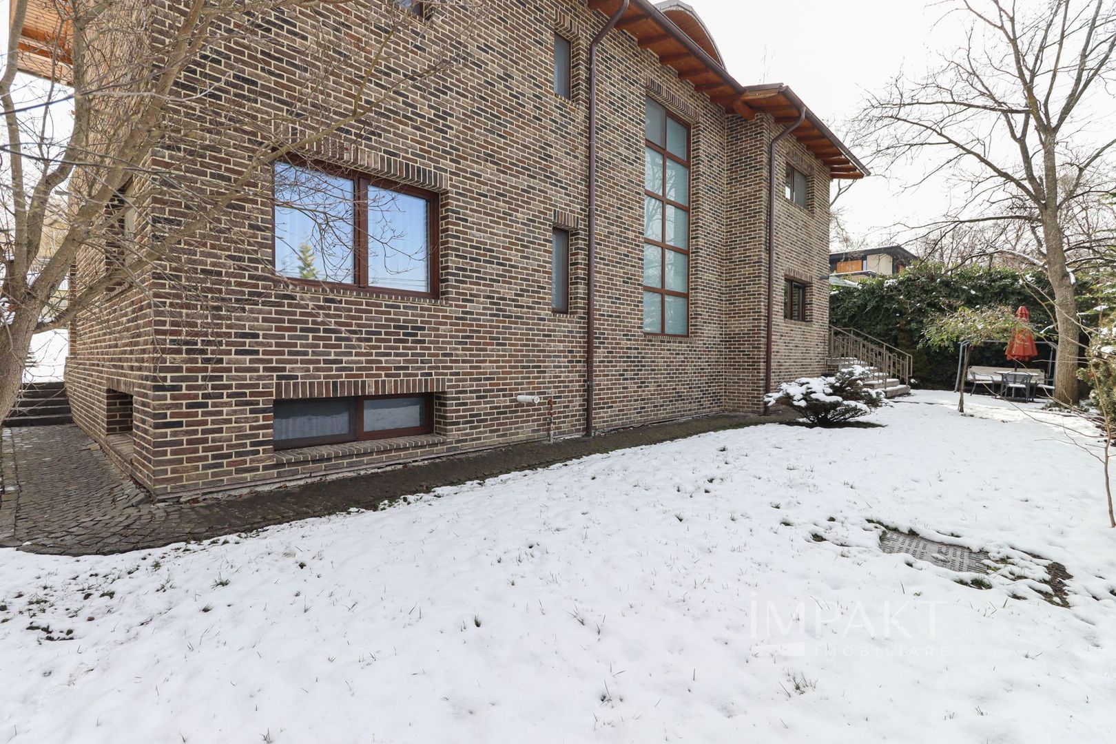 Casa deosebita cu teren de 900mp in cartierul Faget - Poză 3