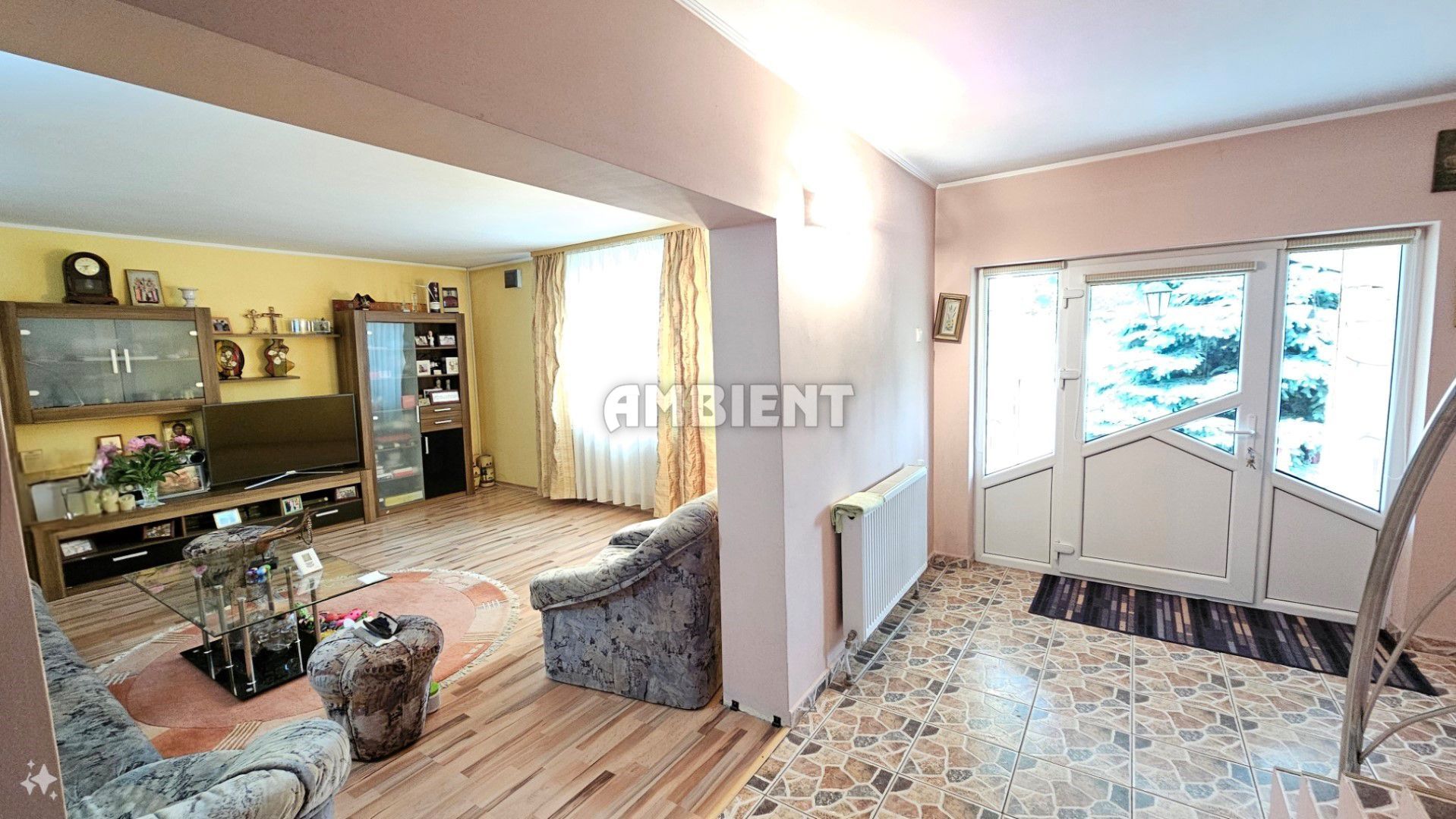 Vilă P+M mobilată și utilată,  teren 1100 mp, zona BACAOANI; - Poză 3