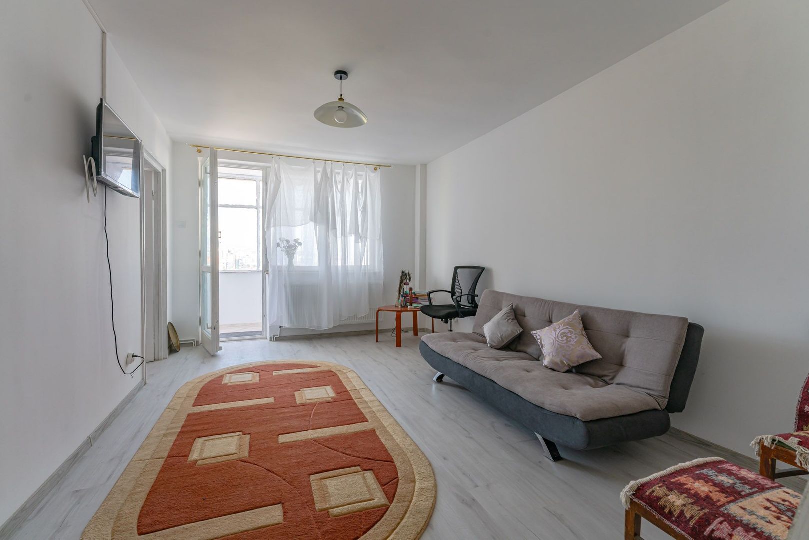 Chirie 2 Camere Vlahuță | 49 mp + Balcon | Însorit | Loc de Parcare - Poză 1