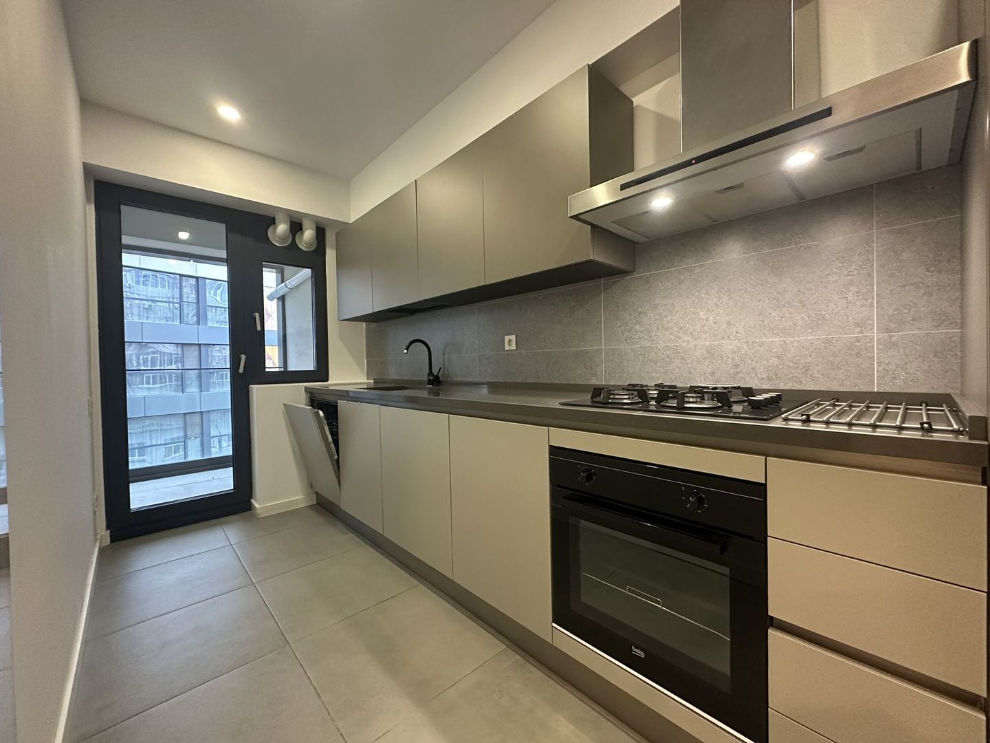 VICTORIEI - Basarab | Chirie 2 Camere | Parcare + Metrou - Poză 9