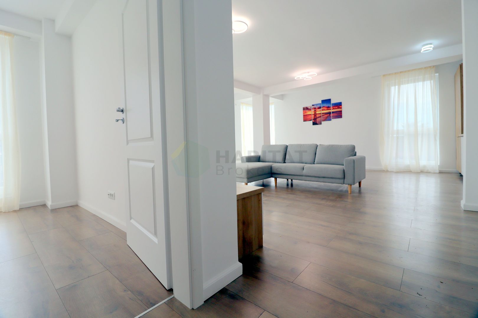 Apartament luminos, spatios, mobilat - Poză 12