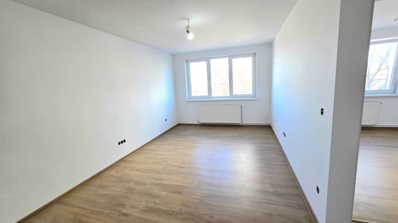De vânzare Apartament 2 camere Luceafărul Satu Mare - Poză 4