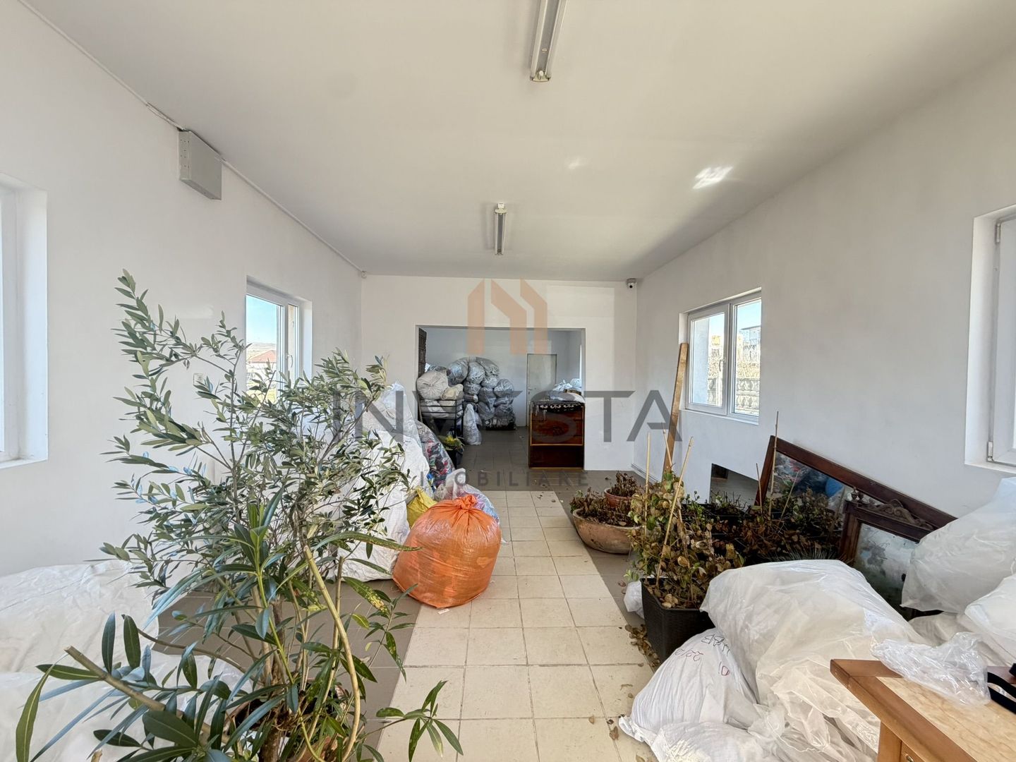 Inchiriere 2 cladiri comerciale, 943 mp teren - Poză 5