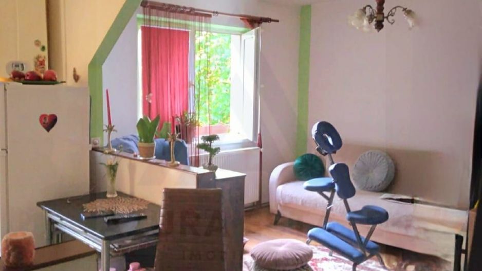 Apartament 2 camere 45 mp utili renovat etaj 3 in Cisnadie - Poză 4