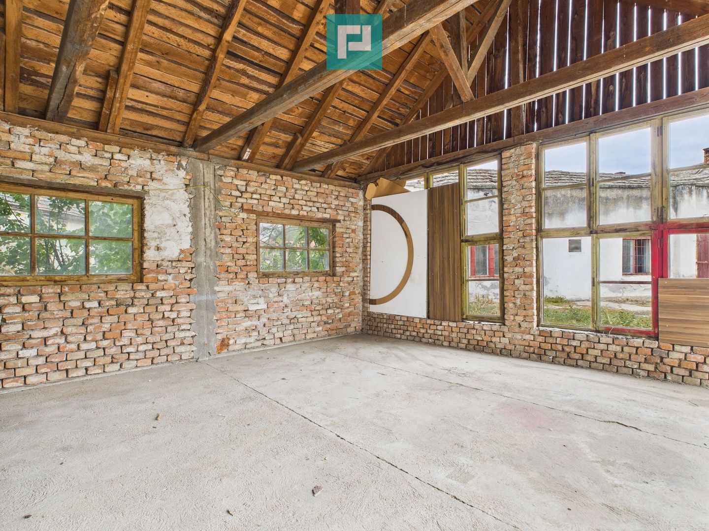 Spațiu versatil de 80 mp în Periam - Poză 4