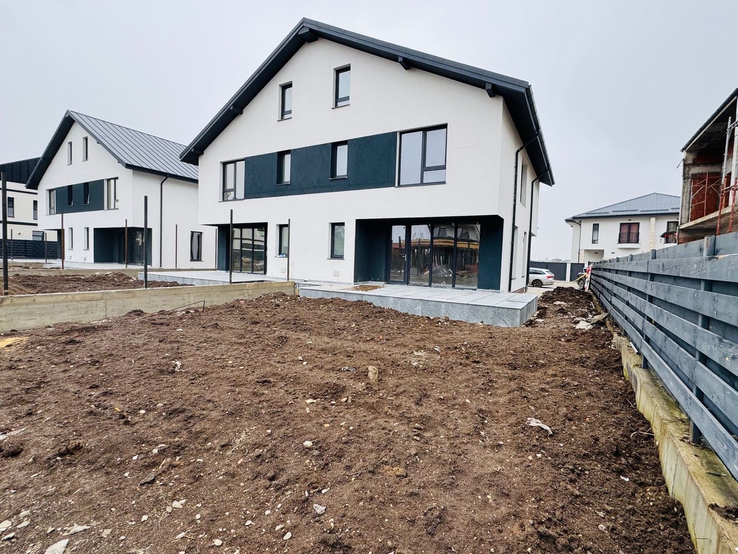 Vile Otopeni 23 august 5 camere, TOATE utilitatile - Poză 3