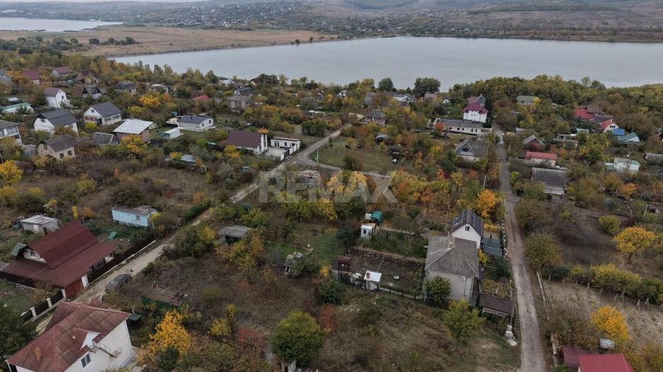 De vânzare Teren de 6 ari Suruceni - Poză 3