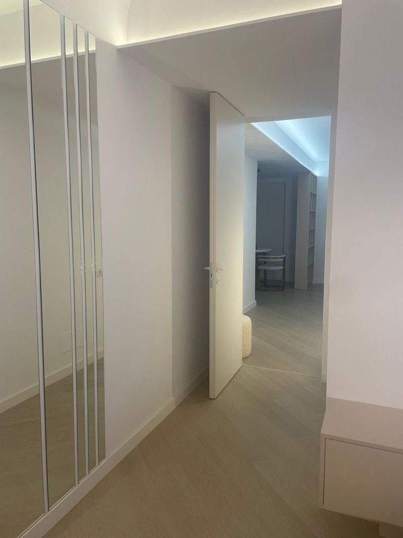 INCHIRIERE APARTAMENT TREI CAMERE MOBILAT UTILAT ZONA PIPERA CORTINA NORTH - Poză 15