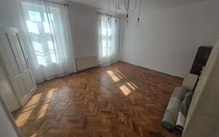 Apartament la casa cu 3 camere si curte Strada Bucegi - Poză 9