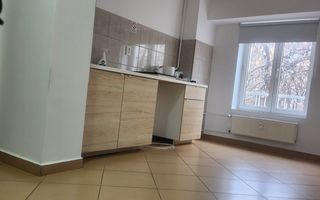 Închiriez apartament 2 camere nemobilat, Piața Muncii, pretabil birou - Poză 6