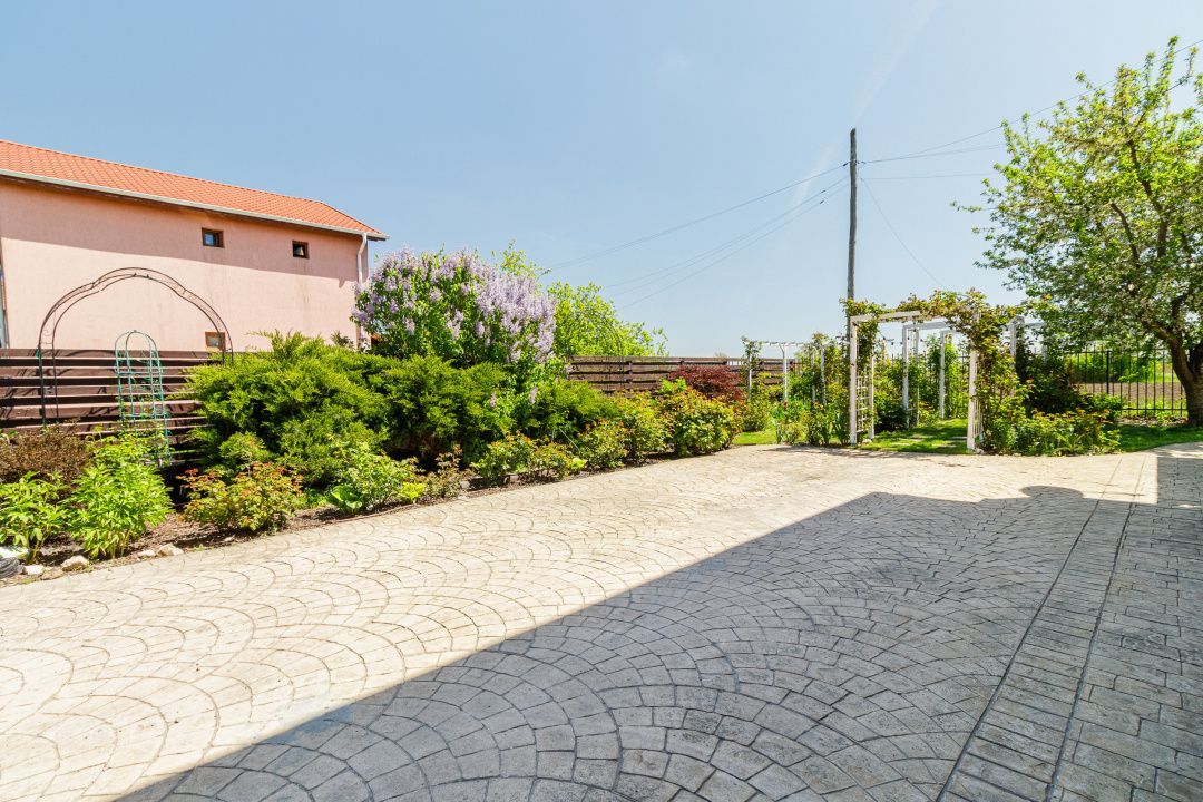 Casa cu suflet si gradina spectaculoasa - Poză 23