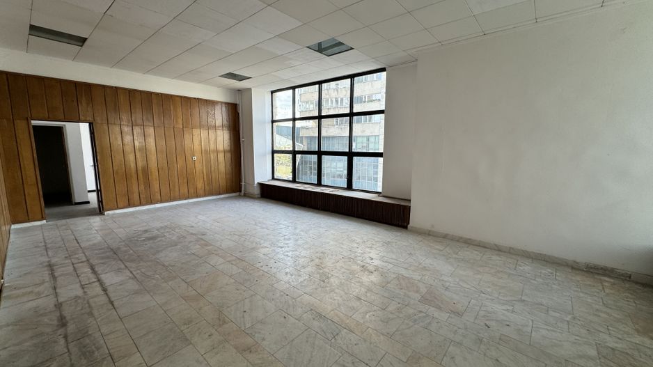 Spațiu comercial 493 mp utili | Locație centrală | Vizibilitate excelentă | - Poză 20