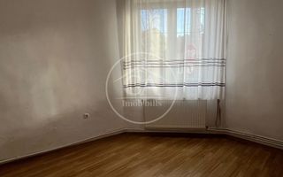 Casă de închiriat cu 3 camere în zona Centrală, Oradea. - Poză 2