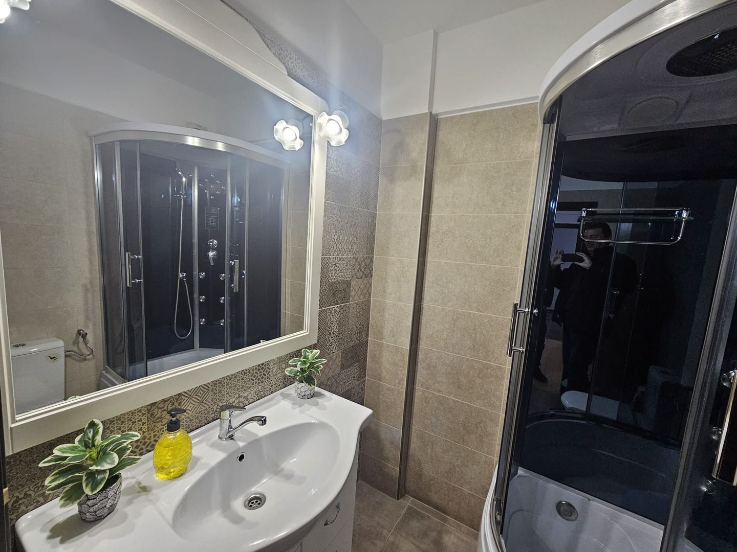 Apartament 2 camere, bloc 2010, garaj, Centru - Nord - Poză 12