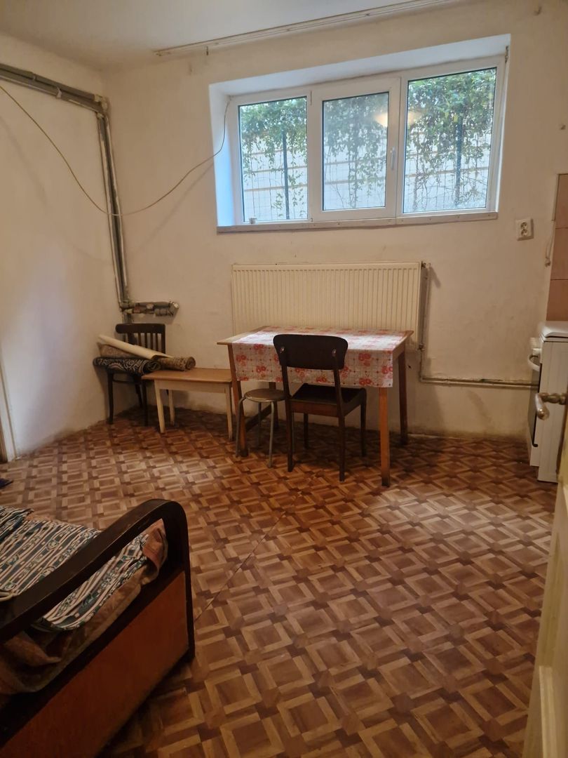 Inchiriere apartament 3 camere demisol inalt - Cașin - Poză 3
