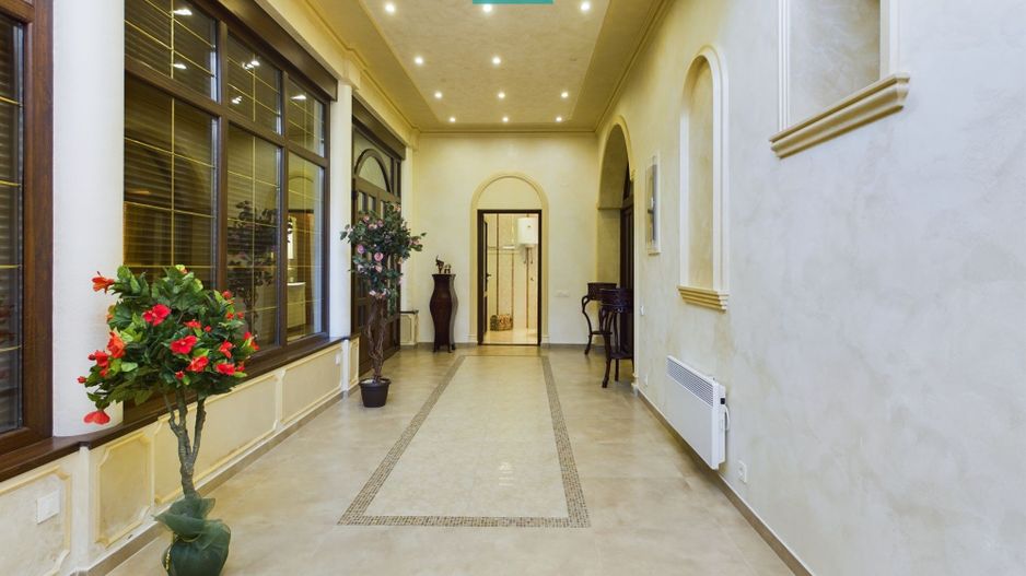 Vilă luxoasă cu o casă de oaspeți în Serbia - Poză 3