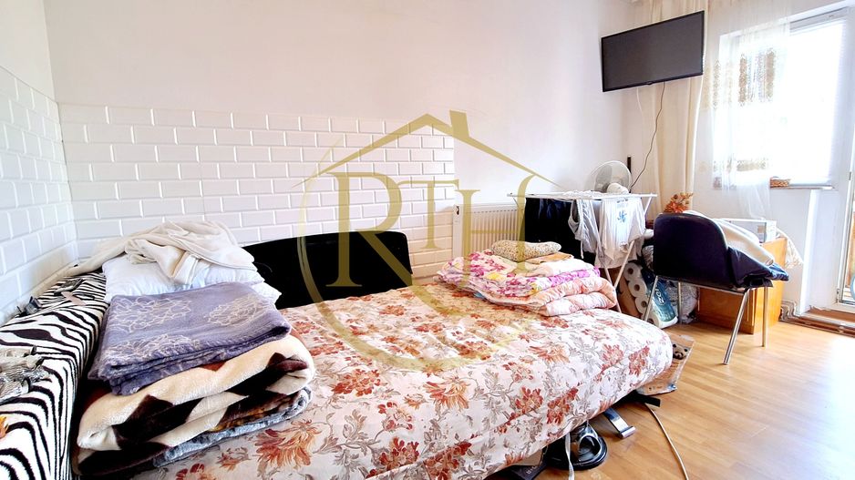 Oferim spre vanzare, Apartament cu 3 camere, Girocului, Sp. Judetean - Poză 2