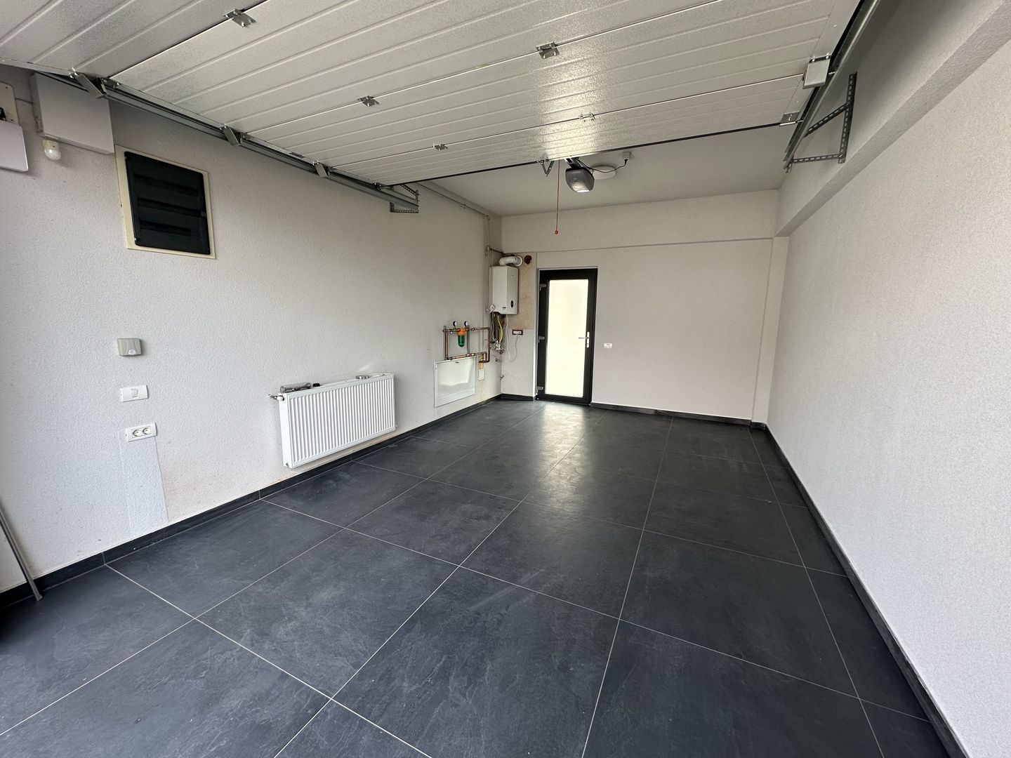 Duplex despărtit  prin garaj zona Ikea - Poză 9
