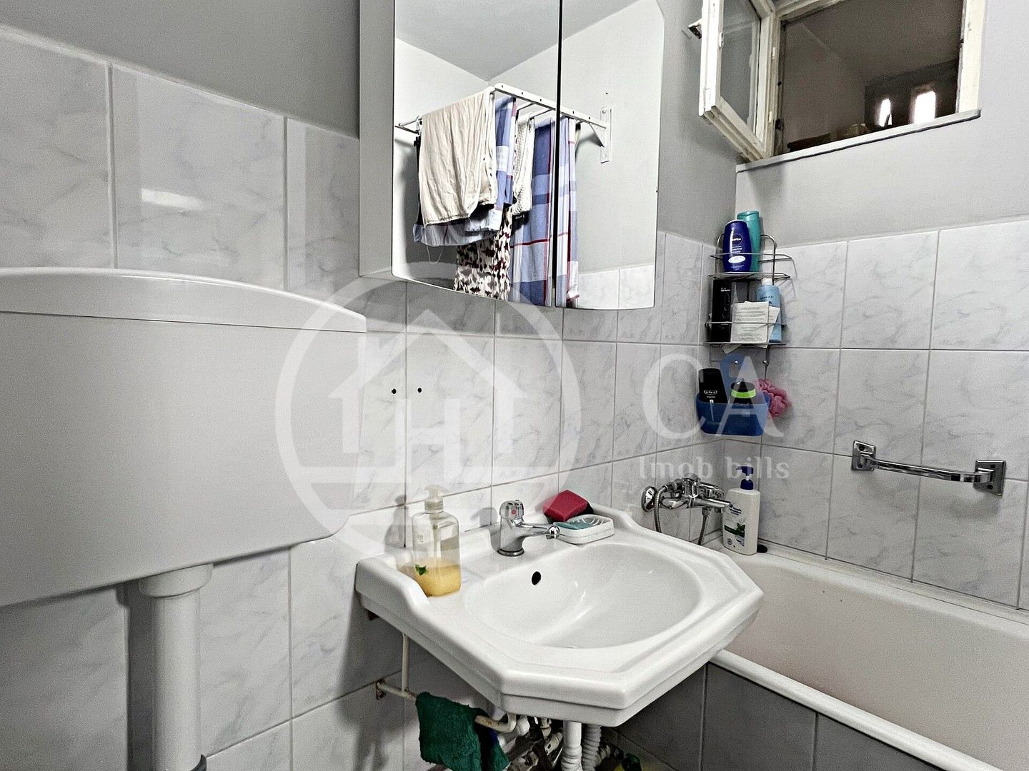 Apartament cu 3 camere de vanzare in zona Rogerius, Oradea - Poză 11
