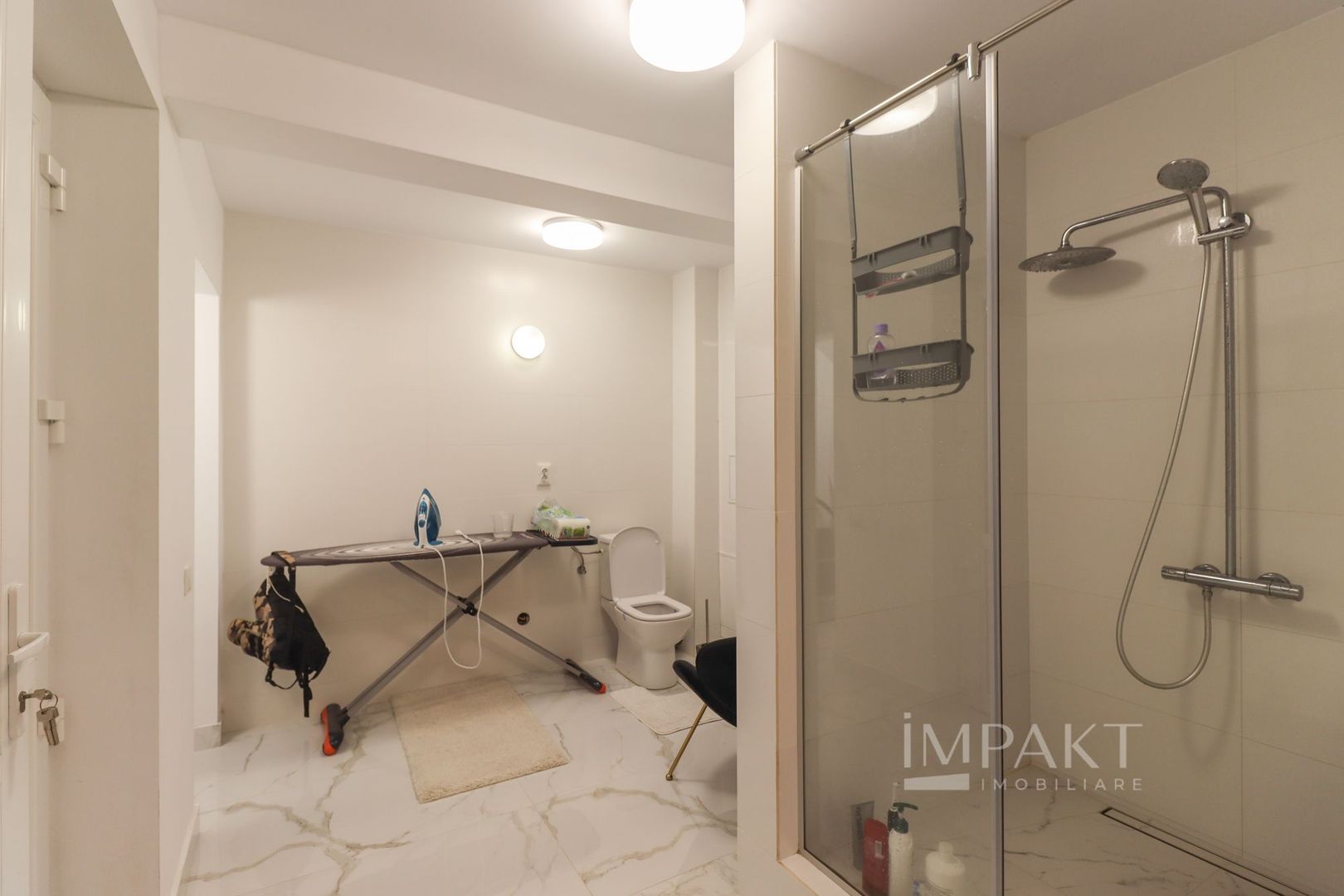 Casa insiruita cu finisaje de lux in cartierul Europa - Poză 23