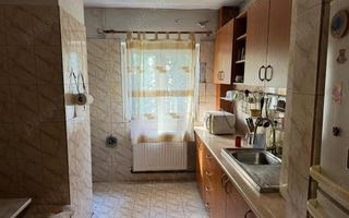 Vanzare Apartament 3 camere - Poză 2