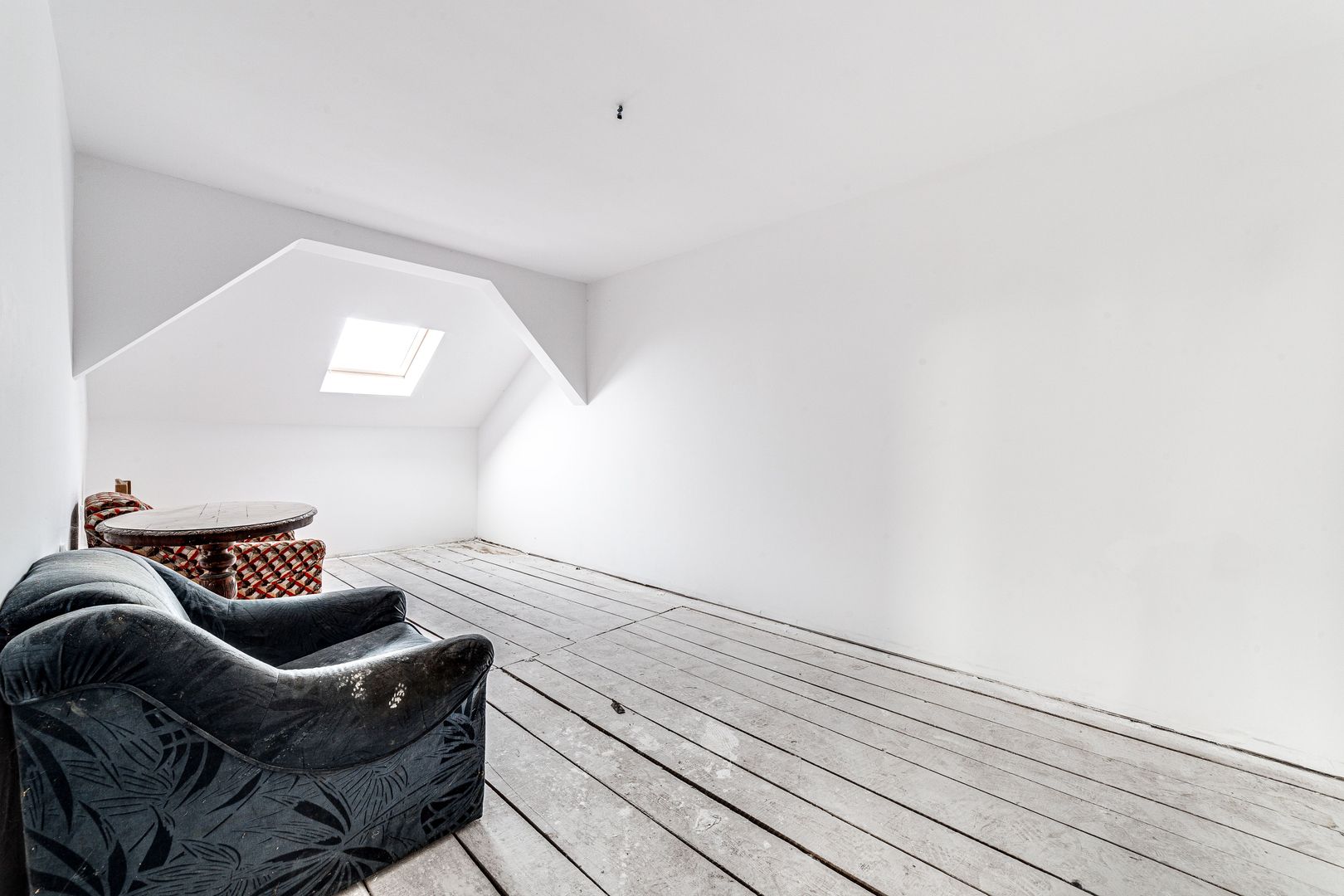 Casă spațioasă, cu 4 dormitoare în Șofronea. - Poză 4