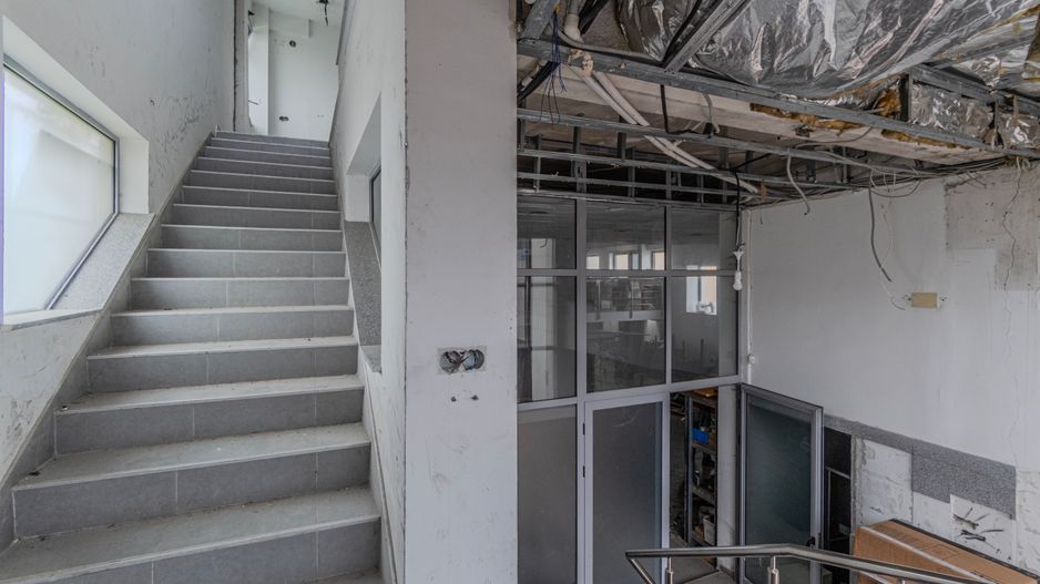 Cladire de 902 mp utili de vânzare, zona Grivitei - DN 13, COMISION 0 - Poză 83