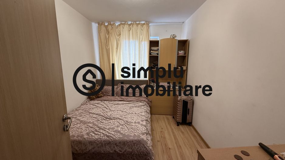 3 camere semidecomandate, et 3/4 - 115 000 Euro - Poză 1