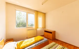Cladire cu 24 camere, langa Castelul Regal Savarsin - Poză 13
