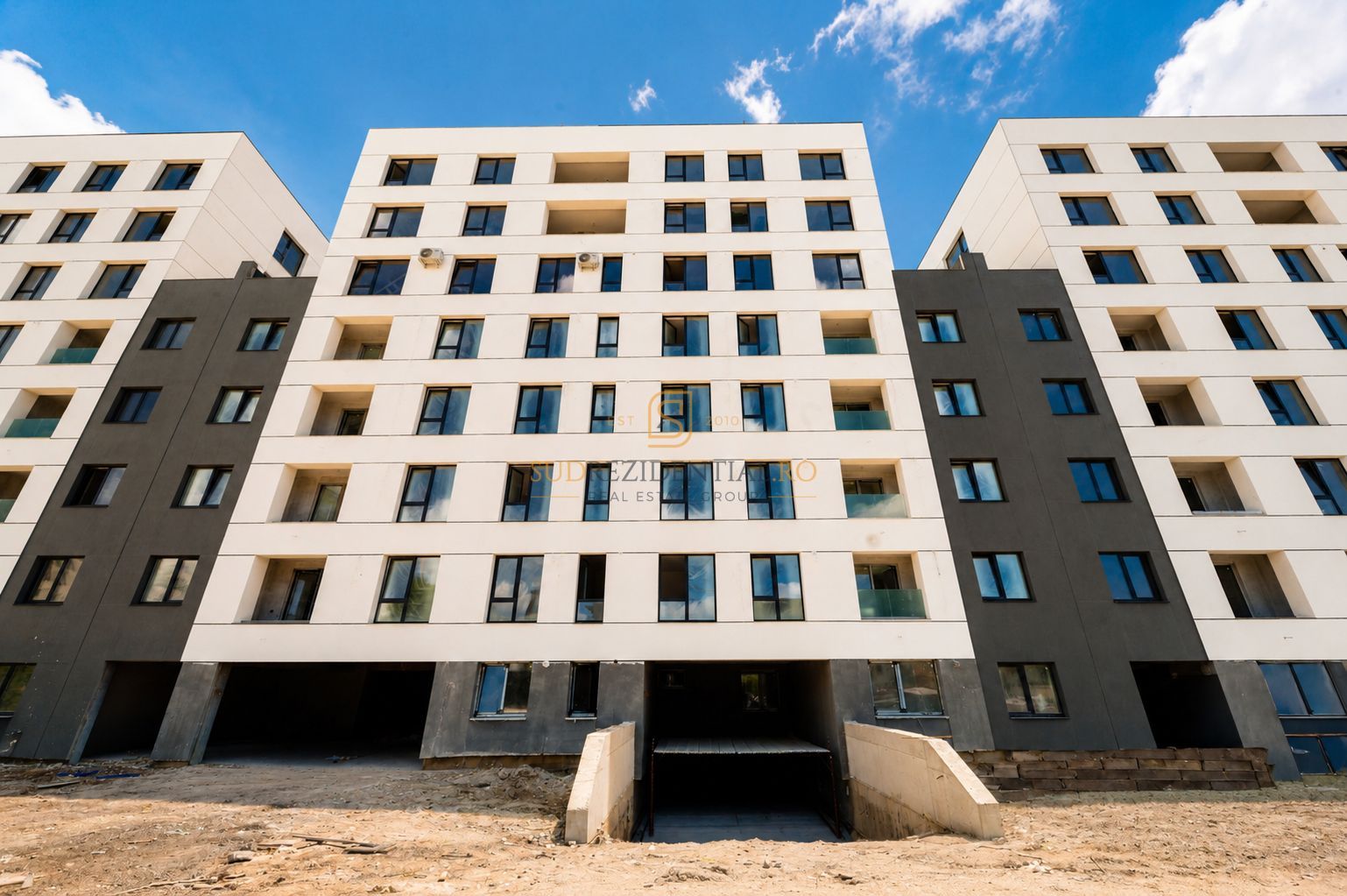 Apartament modern si spatios cu balcon - zona Bd Brancoveanu, Sector 4 - Poză 1